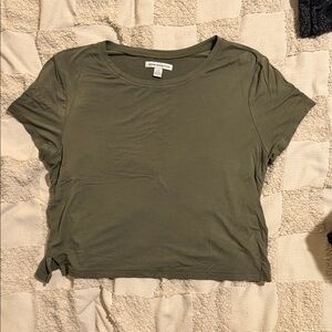 American Eagle Outfitters Olive Short Sleeve Tee
